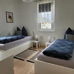 Lägenhet Moderne In In Ruhiger, Zentraler Lage, 116 Qm Meerane