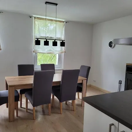 Lägenhet Moderne In In Ruhiger, Zentraler Lage, 116 Qm