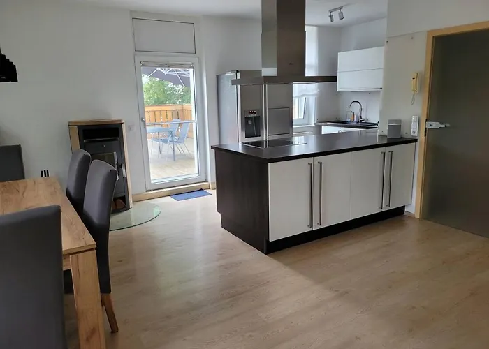 Moderne In In Ruhiger, Zentraler Lage, 116 Qm Apartment *