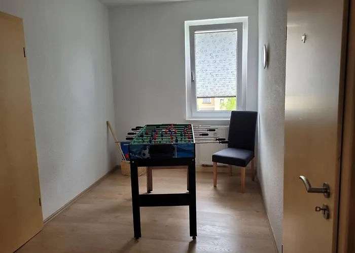 Moderne In In Ruhiger, Zentraler Lage, 116 Qm Apartment Meerane
