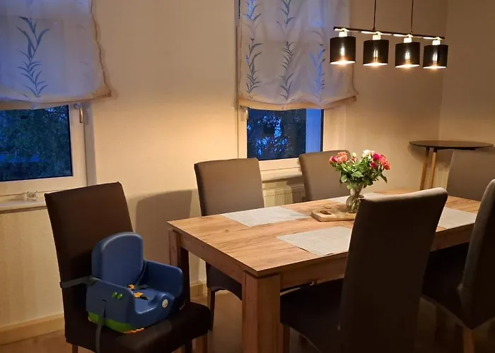 Moderne In In Ruhiger, Zentraler Lage, 116 Qm Apartment Meerane