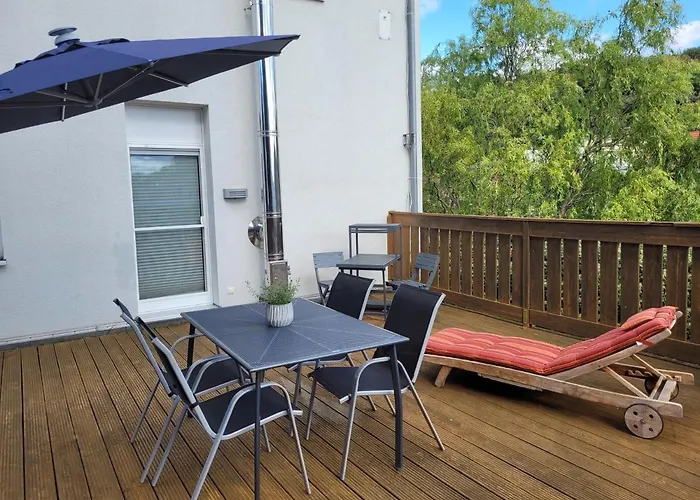 Apartment Moderne In In Ruhiger, Zentraler Lage, 116 Qm Meerane